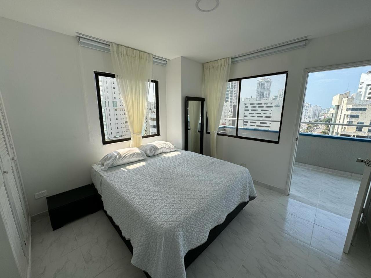 En Edificio Portofino Remodelados Icdi Apartamento